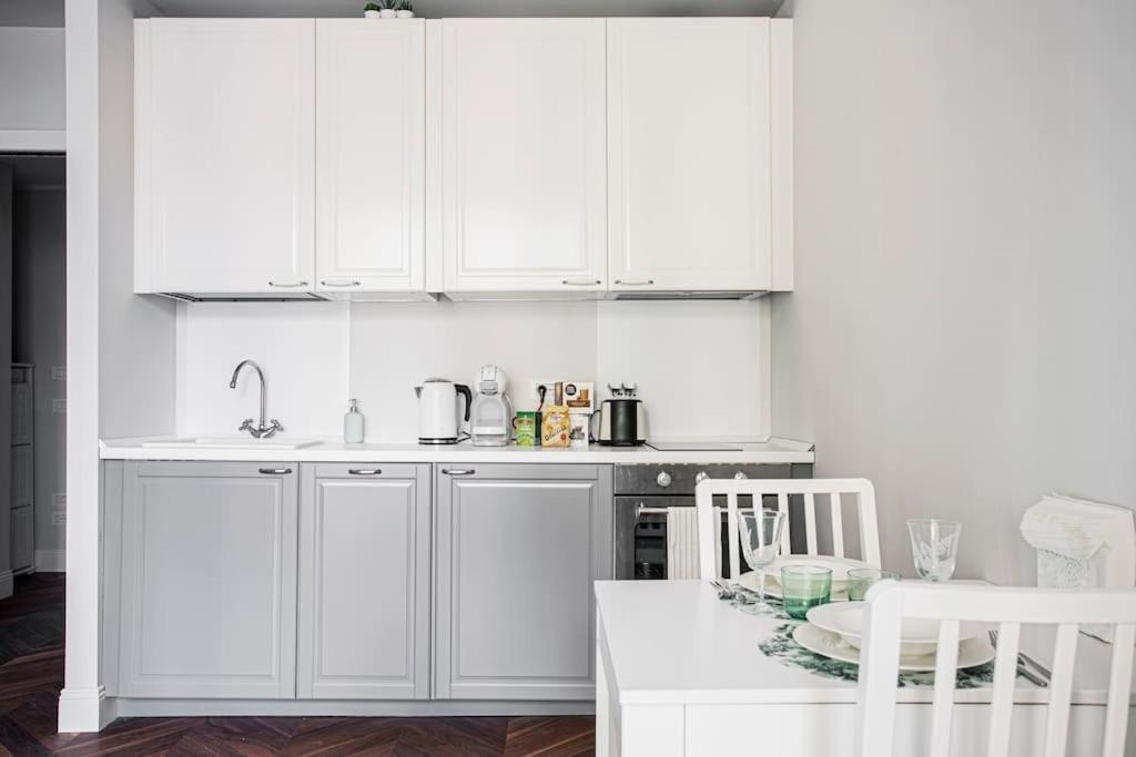 Unique Studio In The Heart Of Милано Екстериор снимка