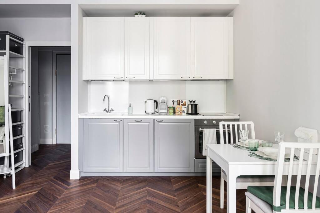 Unique Studio In The Heart Of Милано Екстериор снимка